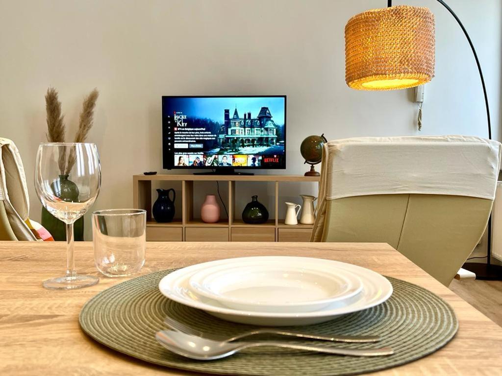 Le Cocon Des Guillemins Apartment เลียจ ภายนอก รูปภาพ